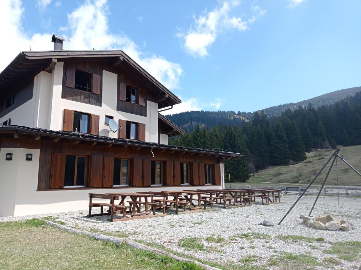 Rifugio Garibaldi 레드로 외부 사진
